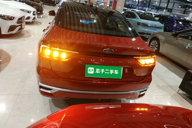 福特 蒙迪欧 2025款 2.0T EcoBoost 至尊型车身外观6