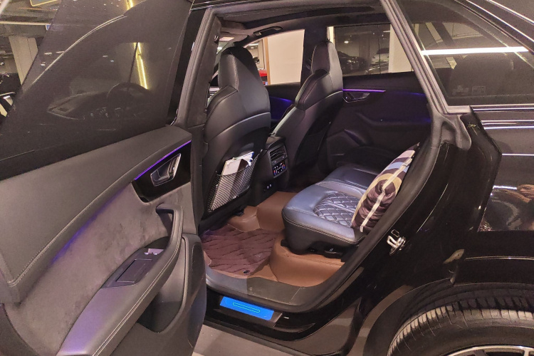 奥迪Q8 2022款 55 TFSI 尊享动感型中控内饰21