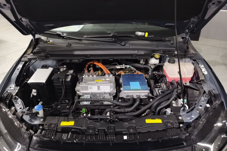 小鹏P5 2022款 460E+机舱底盘24