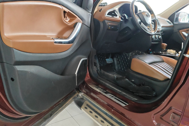 东南DX7 2017款 1.5T 自动豪华型中控内饰20