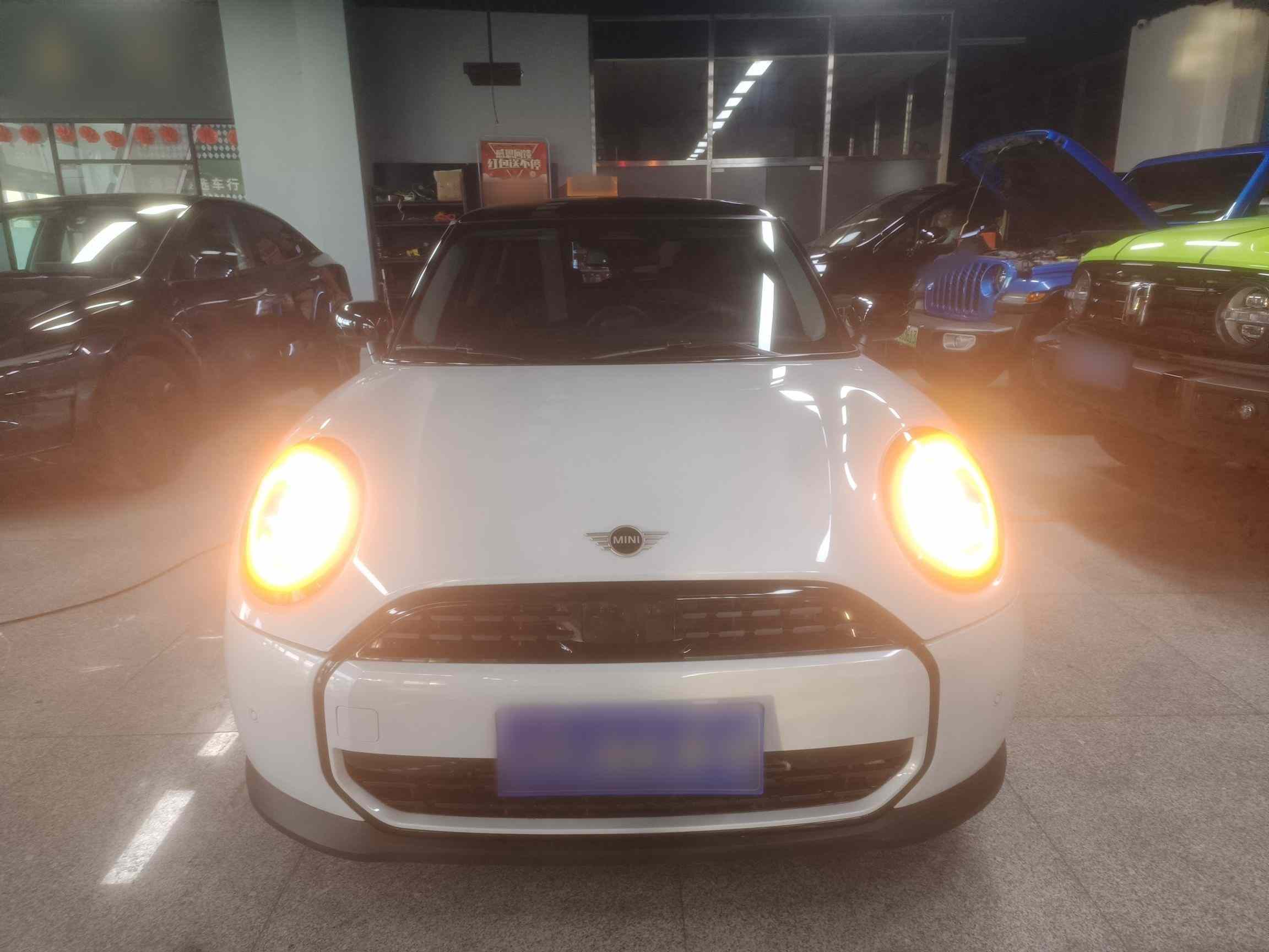 MINI 2025款 1.5T COOPER 经典派(2)