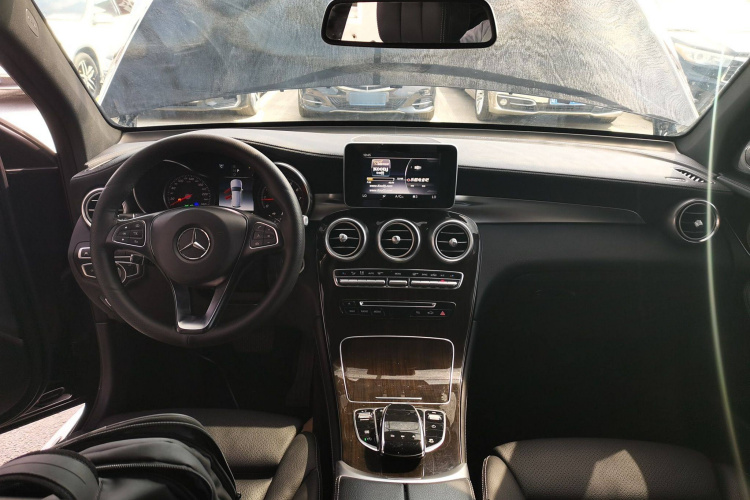 奔驰GLC 2019款 GLC 260 L 4MATIC 豪华型中控内饰7002