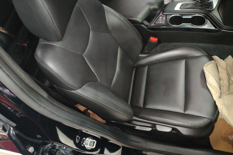 凯迪拉克CT4 2021款 28T 风尚型局部细节41