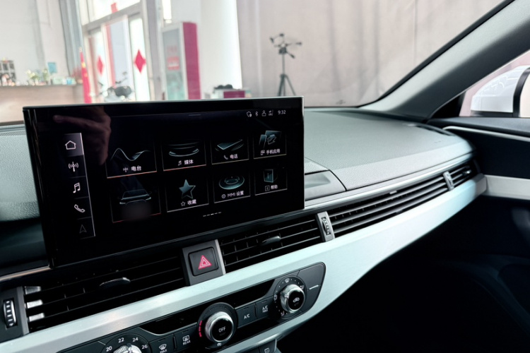 奥迪A4L 2023款 40 TFSI 时尚动感型中控内饰7013