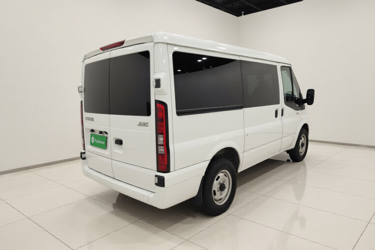 江铃福顺 2023款 2.0T 手动短轴低顶商运型多功能乘用车6座 双开尾门车身外观7