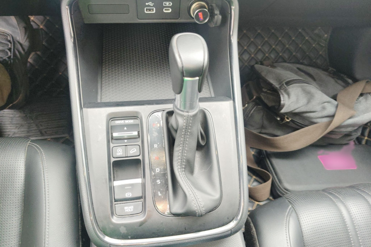 本田 皓影 2023款 240TURBO 两驱尊贵版PRO 7座局部细节18