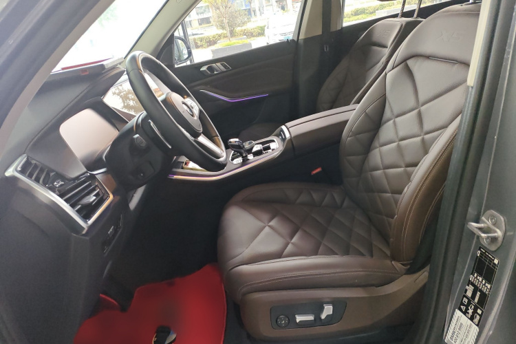 宝马X5 2022款 改款 xDrive 30Li 尊享型M运动套装局部细节19