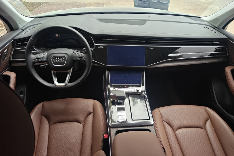 奥迪Q7 2023款 55 TFSI quattro S line运动型中控内饰12