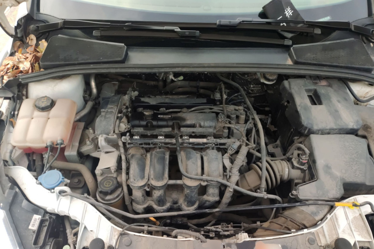 福特 福克斯 2018款 两厢经典 1.6L 自动风尚型智行版机舱底盘24