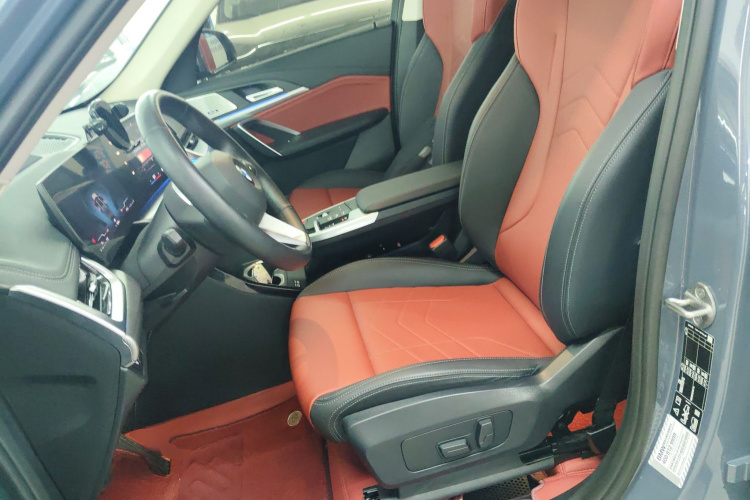 宝马X1 2023款 xDrive25Li X设计套装中控内饰19