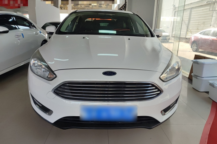 福特 福克斯 2017款 三厢 EcoBoost 180 自动精英型车身外观2