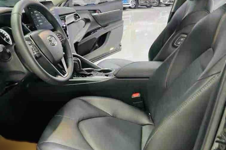 丰田 凯美瑞 2021款 2.0G 豪华版中控内饰7005