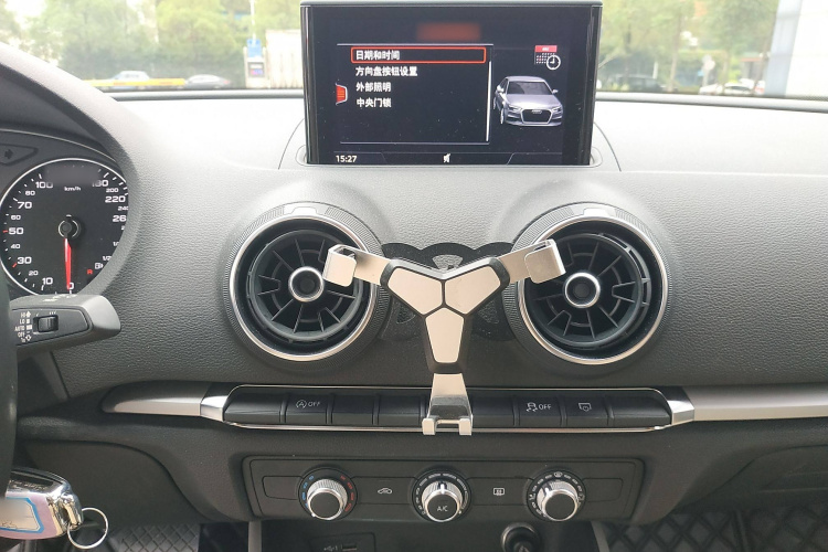 奥迪A3 2018款 30周年年型 Limousine 35 TFSI 进取型局部细节16