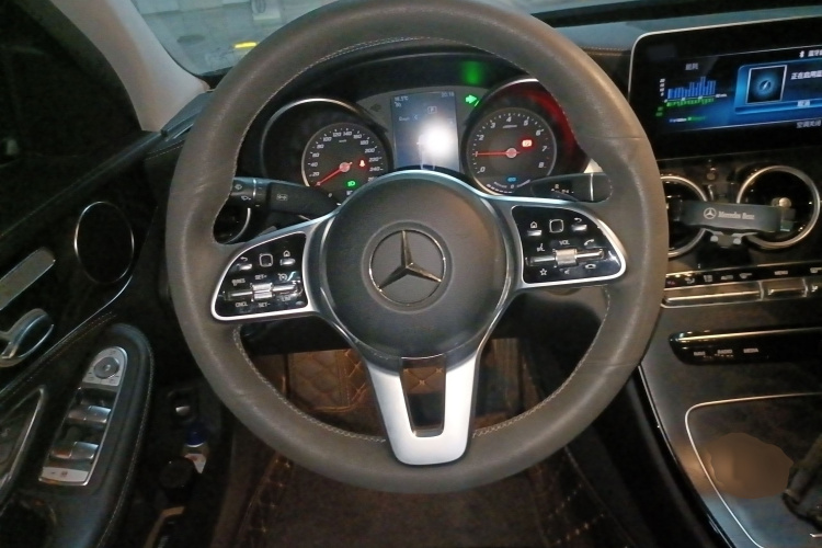 奔驰C级 2019款 C 260 L 运动版局部细节13