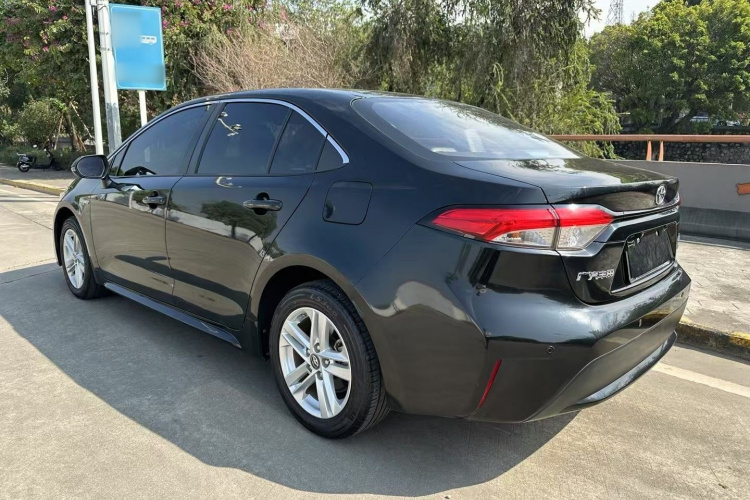 丰田 雷凌 2022款 双擎 1.8H E-CVT领先版车身外观6011