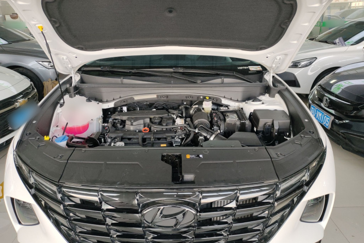 现代 2023款 途胜L 1.5T 自动两驱DLX豪华版机舱底盘24