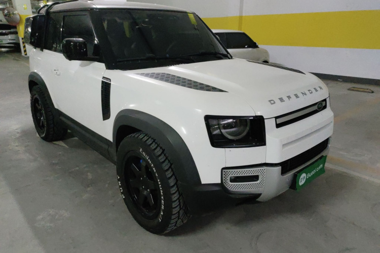 路虎卫士 2024款 90 2.0T P300 S车身外观3