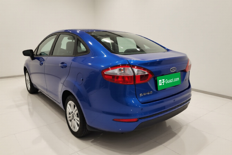 福特 嘉年华 2013款 三厢 1.5L 自动时尚型车身外观5