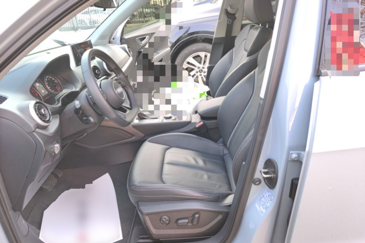奥迪Q2L 2023款 35TFSI 时尚动感型中控内饰19