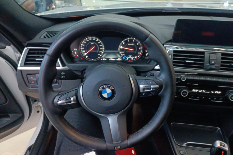 宝马3系GT 2019款 320i M运动套装中控内饰13