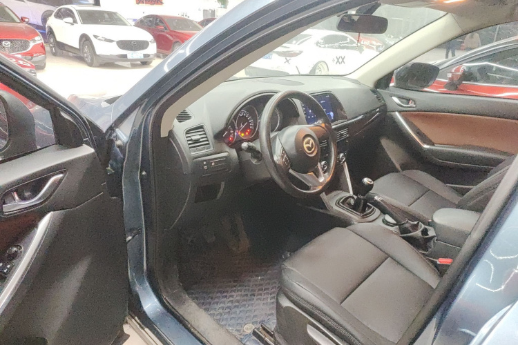 马自达CX-5 2015款 2.0L 手动两驱舒适型中控内饰7003