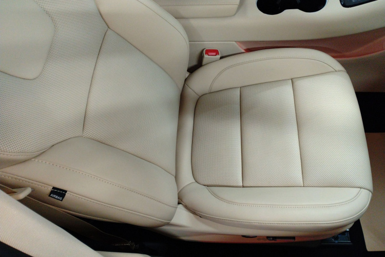 鸿蒙智行 问界M5 2023款 纯电后驱标准版局部细节41