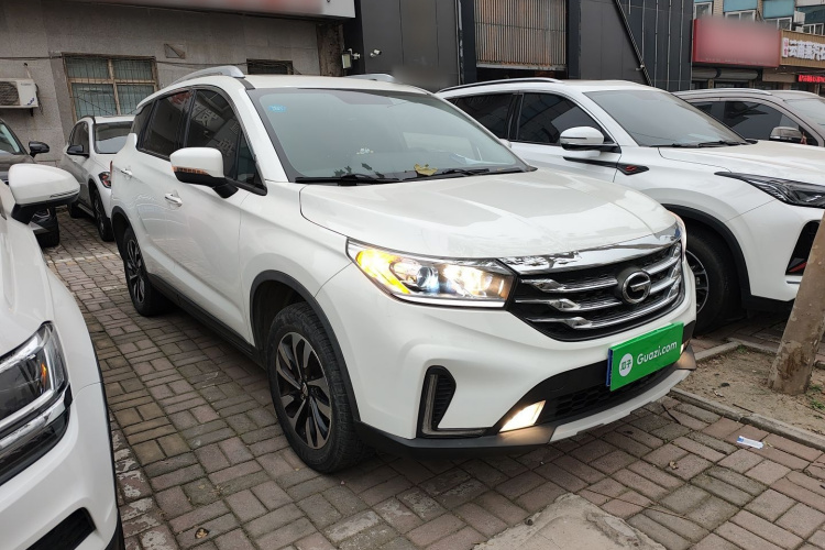 广汽传祺 传祺GS4 2018款 235T 自动两驱精英百万纪念版车身外观3