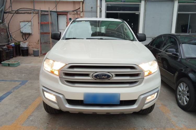 福特 撼路者 2017款 2.0T 汽油自动四驱菁英版 5座车身外观6001