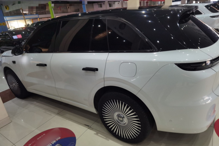 理想汽车 理想L6 2024款 Pro车身外观4