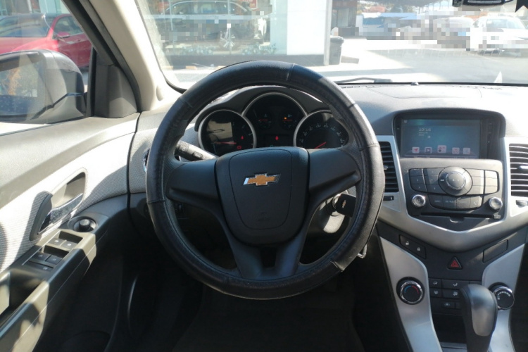 雪佛兰 科鲁兹 2013款 1.8L SE AT中控内饰13