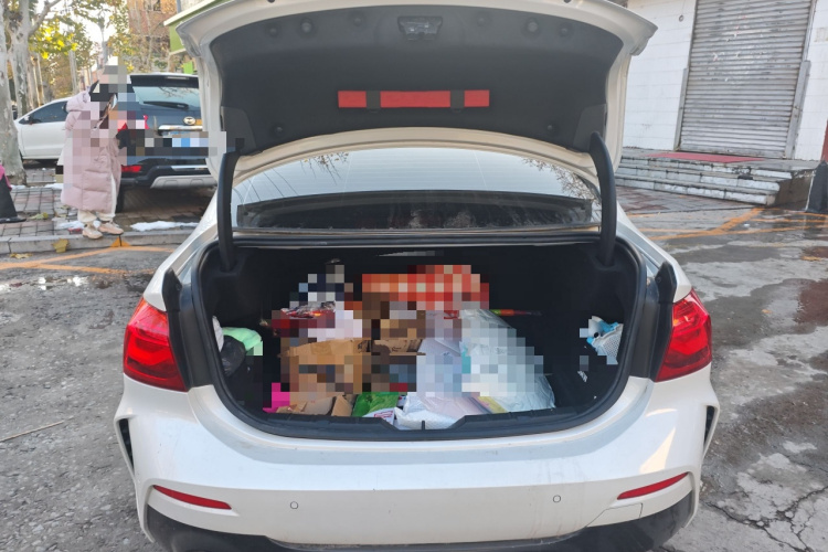 宝马1系 2019款 118i M运动套装中控内饰23