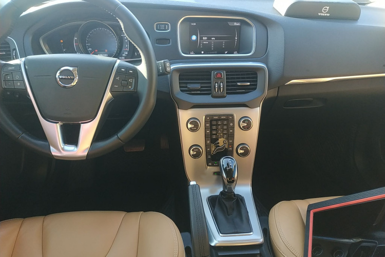 沃尔沃V40 2018款 T3 智雅版局部细节16