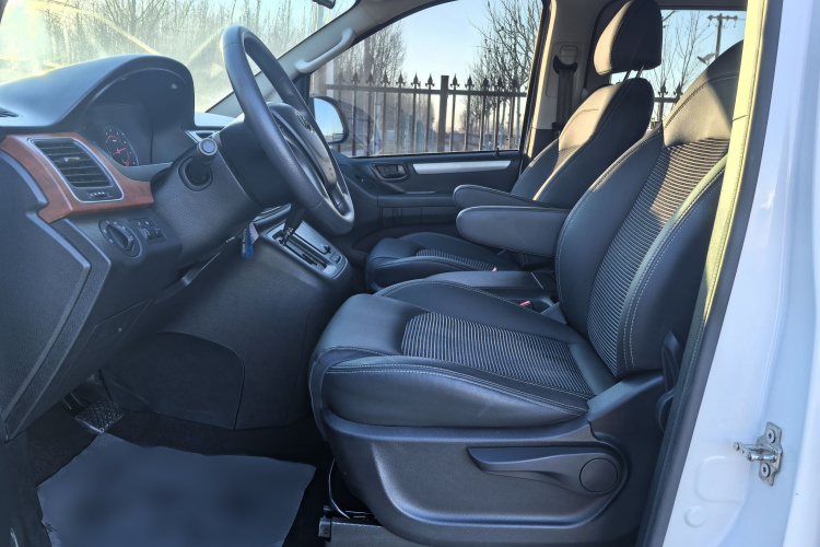 上汽大通MAXUS 大通G10 2016款 2.0T 自动精英版中控内饰7006