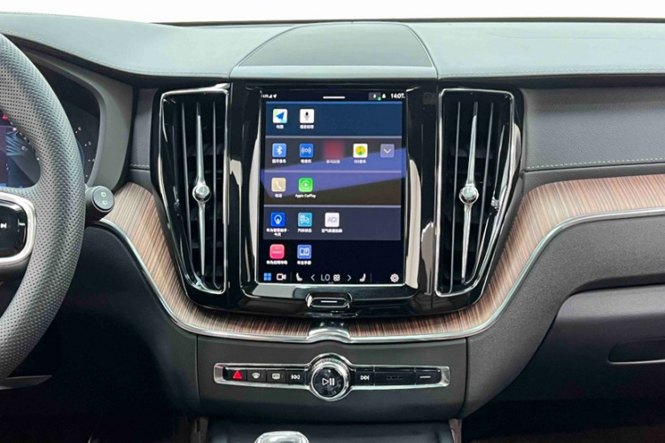 沃尔沃XC60 2022款 B5 四驱智远豪华版中控内饰7014