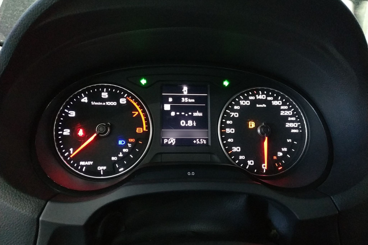 奥迪A3 2018款 30周年年型 Limousine 35 TFSI 进取型局部细节14