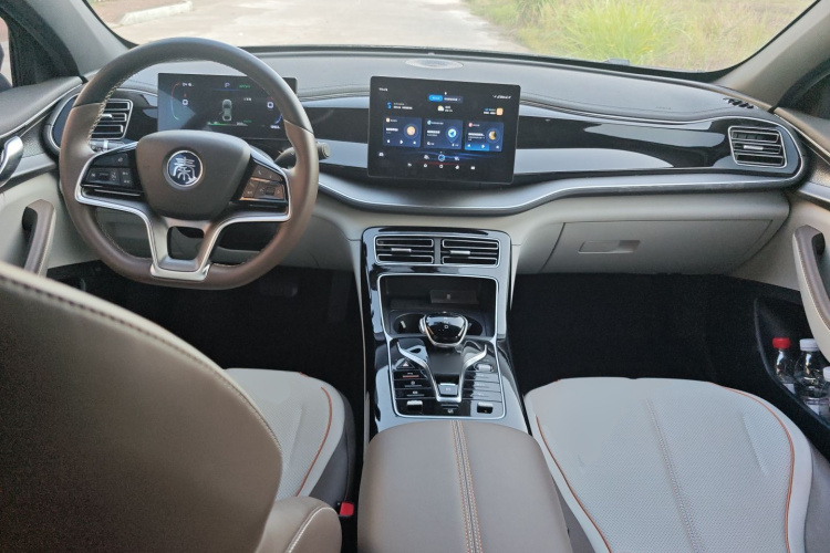 比亚迪 秦PLUS 2024款 荣耀版 EV 420KM领先型中控内饰12