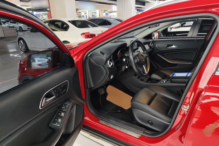 奔驰GLA 2016款 GLA 200 时尚型中控内饰7003