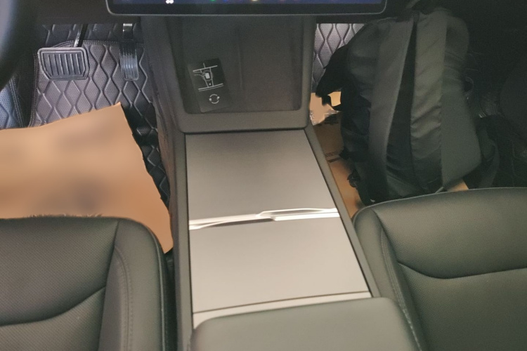 特斯拉 Model 3 2023款 长续航全轮驱动版局部细节18