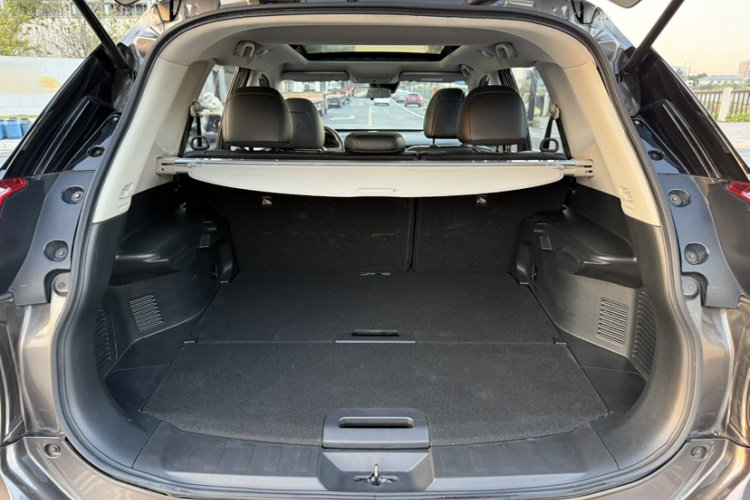 日产 奇骏 2019款 2.0L CVT智联舒适版 2WD局部细节23