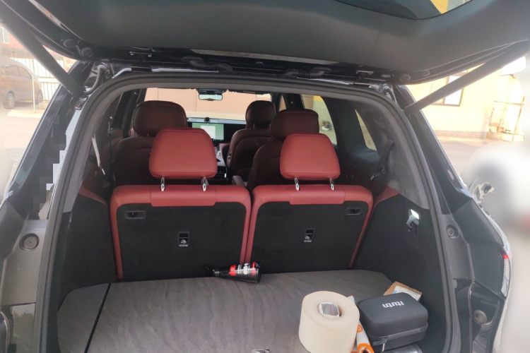 鸿蒙智行 问界M8 2025款 增程 Max+版 53.4kWh 6座版局部细节23