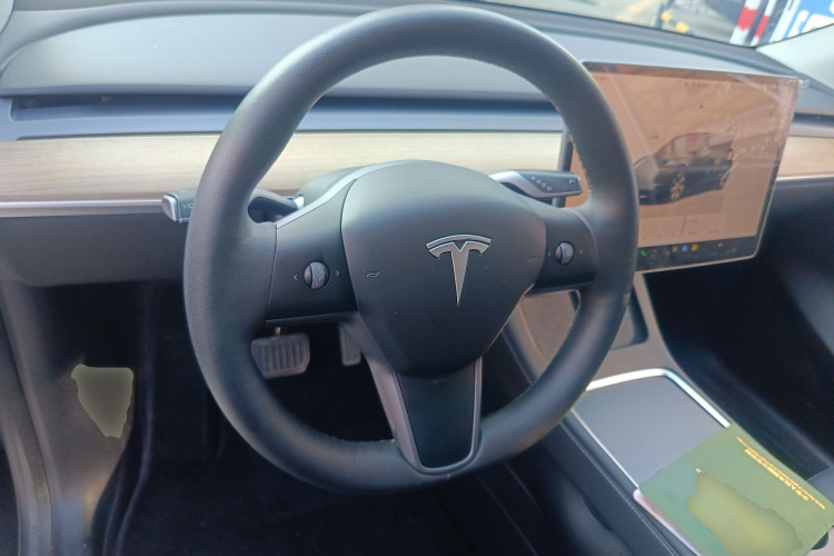 特斯拉 Model Y 2022款 改款 后轮驱动版中控内饰13