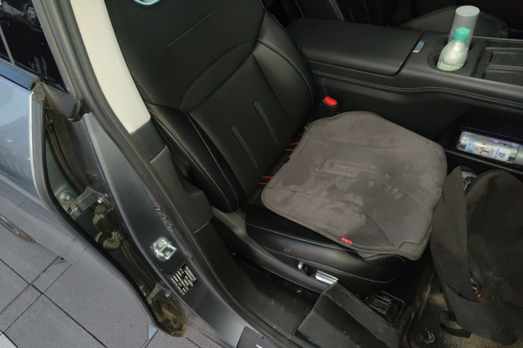 小鹏G6 2023款 755 超长续航 Pro局部细节41