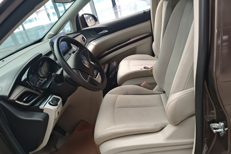 别克GL8 2021款 陆上公务舱 652T 舒适型局部细节19