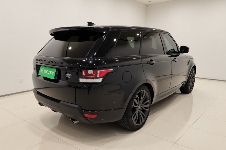 路虎 揽胜运动版 2017款 3.0 SC V6 HSE DYNAMIC车身外观7