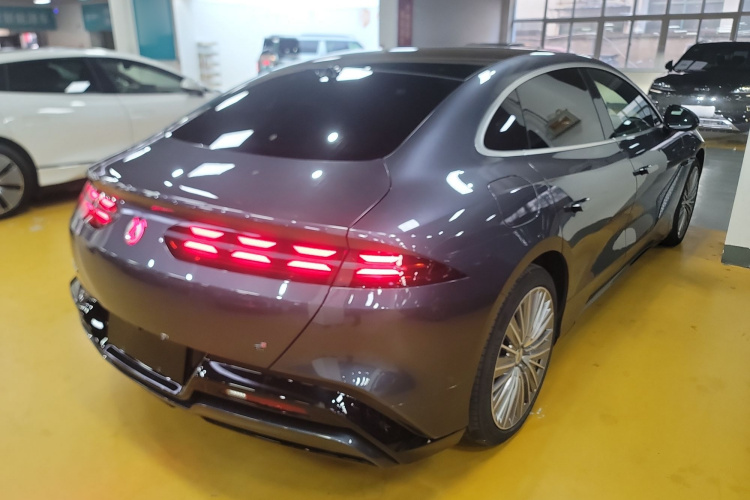 腾势Z9 2024款 1100km 四驱Ultra版车身外观7