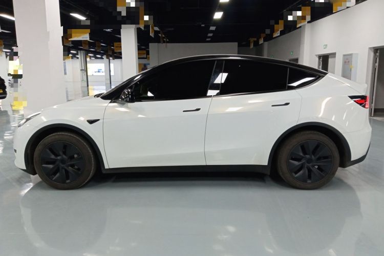 特斯拉 Model Y 2024款 后轮驱动版车身外观6003