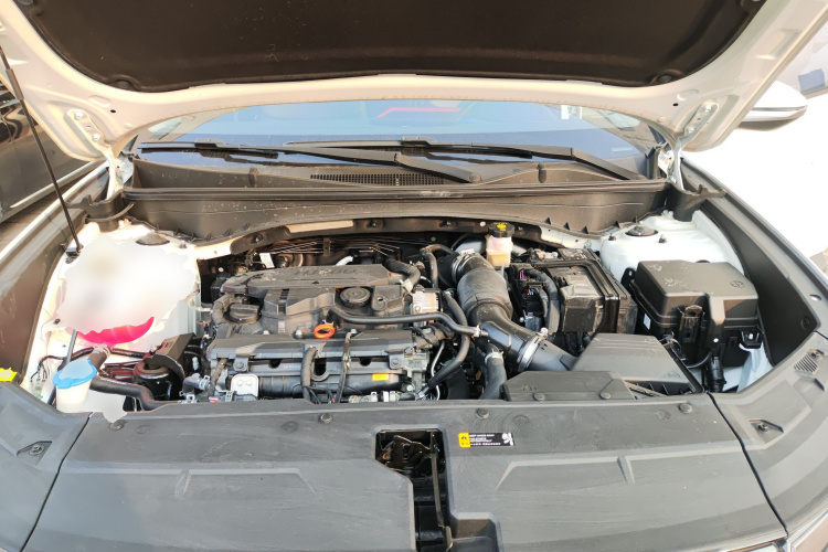 现代 2023款 途胜L 1.5T 自动两驱DLX豪华版机舱底盘24