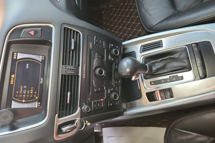 奥迪Q5 2011款 2.0TFSI 技术型局部细节16