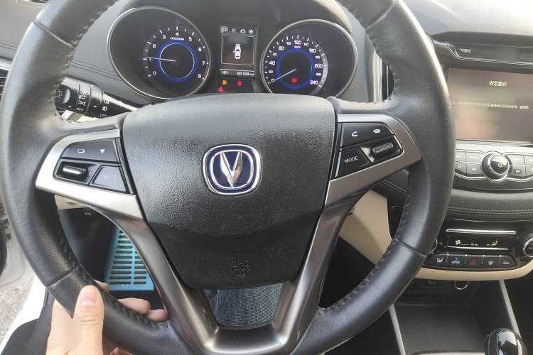 长安 逸动 2016款 1.6L 自动风尚型局部细节13