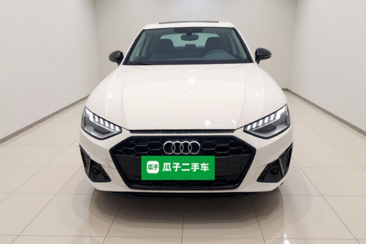 奥迪A4L 2024款 40 TFSI 豪华动感型车身外观2
